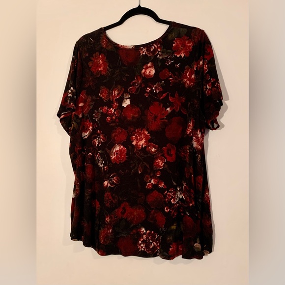 2/$30 ADDITIONELLE modern fit plus tees - Picture 2 of 4